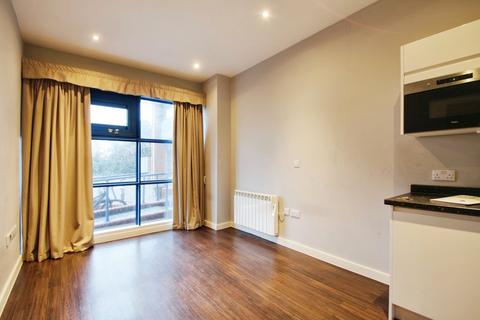 1 bedroom apartment to rent, Bath Road, Hayes UB3