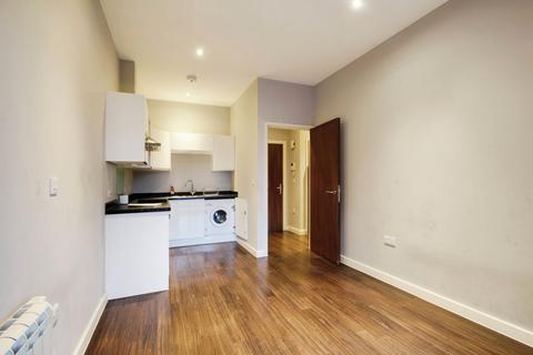 1 bedroom apartment to rent, Bath Road, Hayes UB3