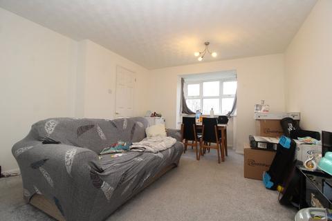 2 bedroom apartment to rent, Honeysuckle Close, Biggleswade, SG18