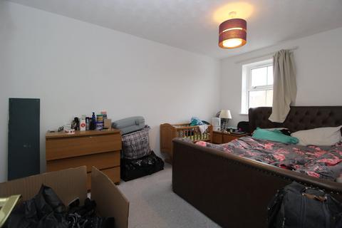 2 bedroom apartment to rent, Honeysuckle Close, Biggleswade, SG18