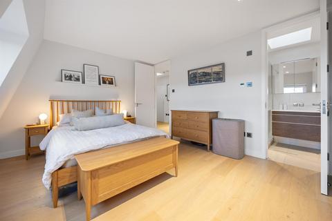 3 bedroom apartment for sale, Greencroft Gardens, London