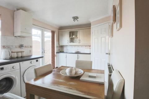 3 bedroom semi-detached house for sale, Paxdale, Hull, East Riding of Yorkshire, HU7 6DB