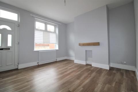 2 bedroom end of terrace house to rent, Powell Street, Harrogate