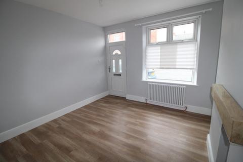 2 bedroom end of terrace house to rent, Powell Street, Harrogate