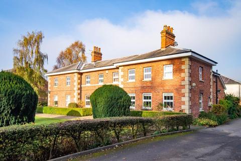 2 bedroom apartment for sale, Skipwith Road, Escrick, York