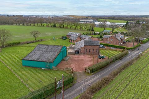 3 bedroom barn conversion for sale, Dam Lane, Rixton, WA3