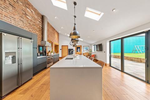 3 bedroom barn conversion for sale, Dam Lane, Rixton, WA3