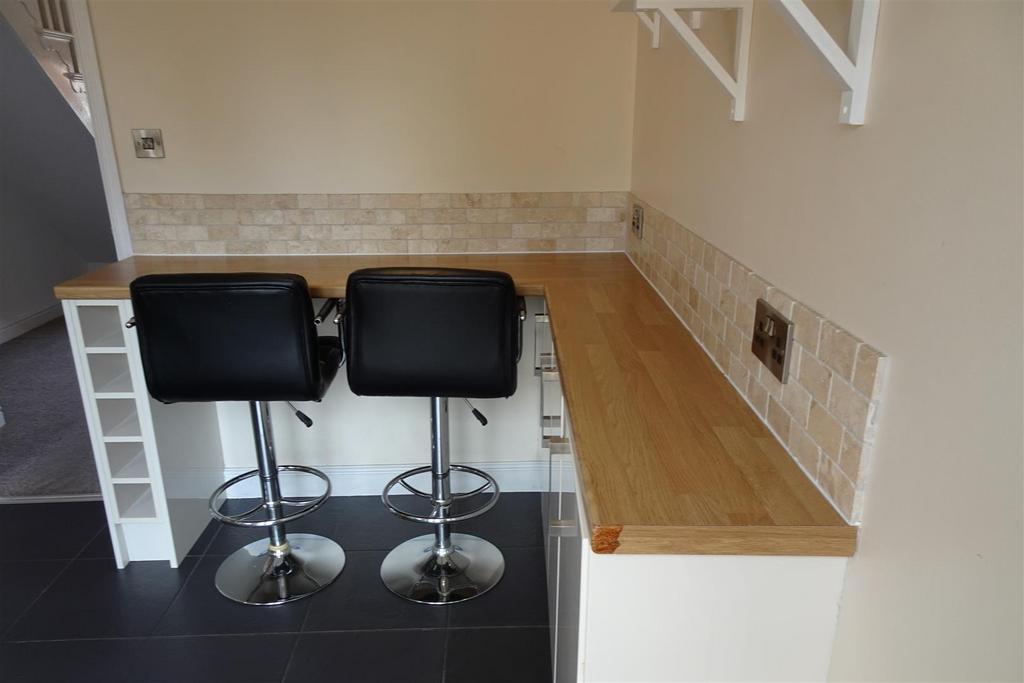 Additional kitchen photograph