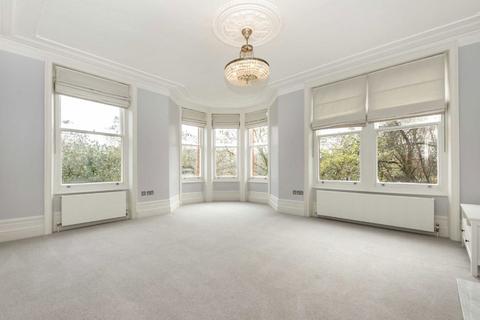 4 bedroom flat to rent, Clevedon Road, Twickenham TW1