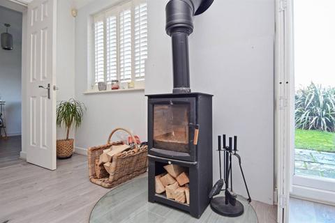 31 Barnes Way, Herne Bay, CT6 6RQ
