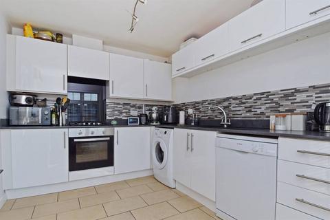 31 Barnes Way, Herne Bay, CT6 6RQ