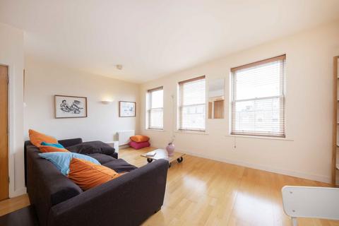 1 bedroom flat for sale, Grafton Yard, London NW5