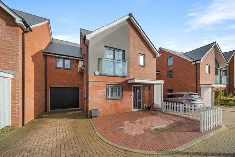3 bedroom semi-detached house for sale - Conrad Mews, Gravesend DA11