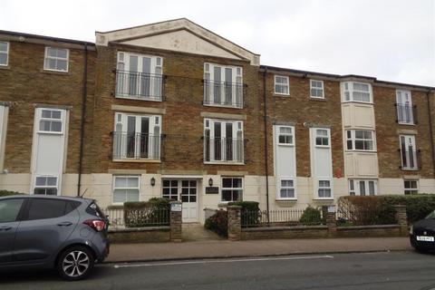 2 bedroom flat to rent, Kingswell Court, The Causeway, Seaford