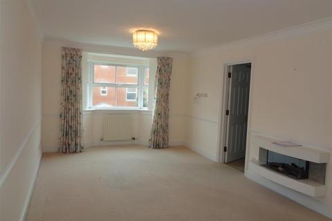 2 bedroom flat to rent, Kingswell Court, The Causeway, Seaford