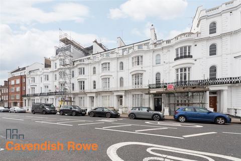 2 bedroom flat for sale, Gloucester Terrace, London