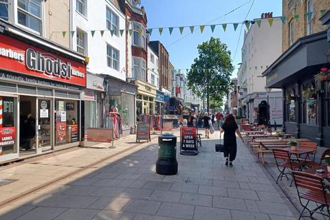 Retail property (high street) to rent, Worthing BN11