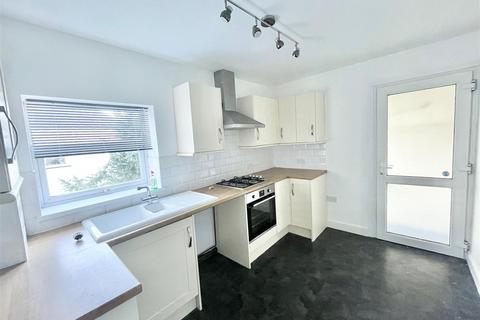 3 bedroom flat to rent, Springfield Road, Plymouth PL9