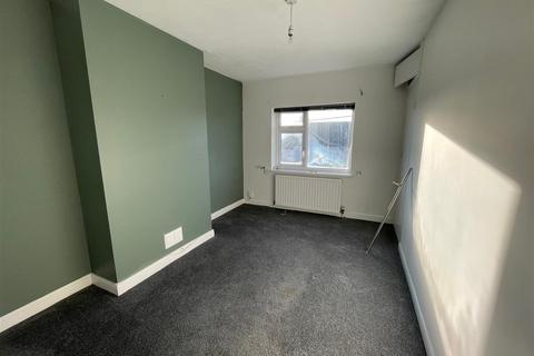 3 bedroom flat to rent, Springfield Road, Plymouth PL9