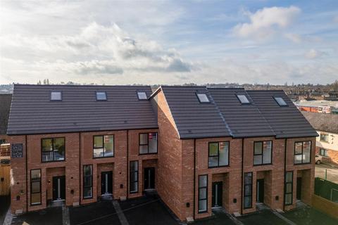 3 bedroom townhouse for sale, Canal Street, Macclesfield