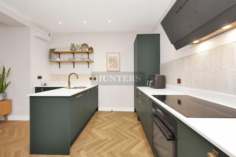 2 bedroom duplex to rent, Rampart Street, London, E1