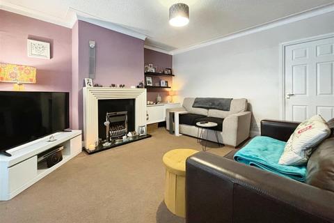 316 Leeds Road, Eccleshill, Bradford, BD2 3LQ