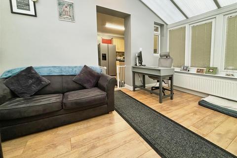 316 Leeds Road, Eccleshill, Bradford, BD2 3LQ