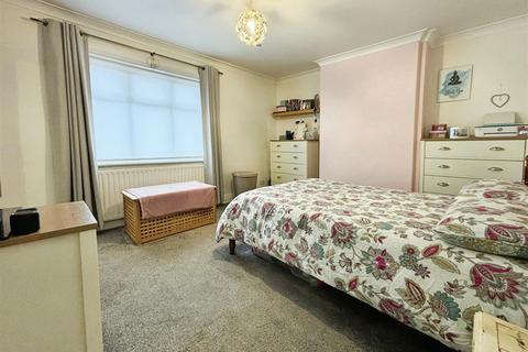 316 Leeds Road, Eccleshill, Bradford, BD2 3LQ
