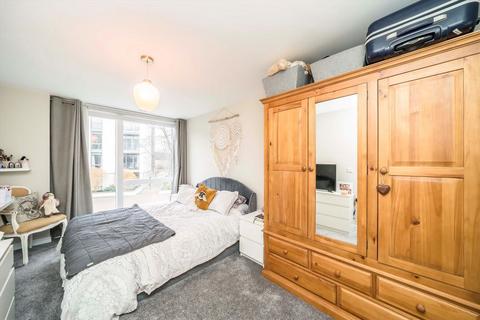 2 bedroom flat for sale, Clayponds Lane, Brentford TW8