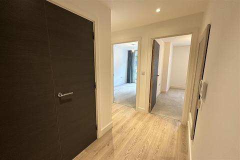 2 bedroom flat for sale, Godalming  * NO ONWARD CHAIN*