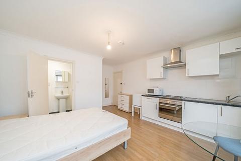 Studio to rent, Lexham Gardens, London W8