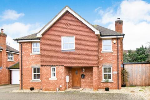 4 bedroom detached house for sale, Holt Lane, Hook RG27