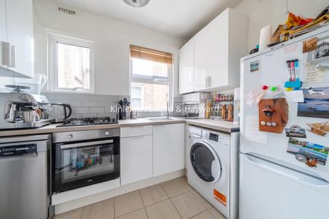 2 bedroom apartment to rent, Mayfield Road Crouch End N8