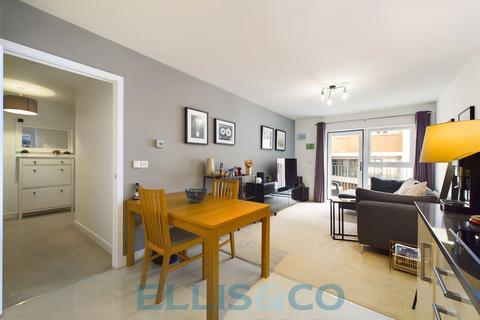 2 bedroom apartment for sale, Sovereign Way, Tonbridge, Kent, TN9