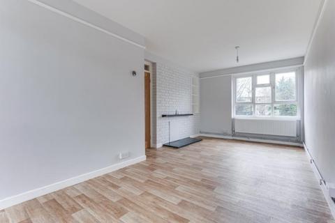 3 bedroom flat to rent, Cricketfield Road, Hackney, E5