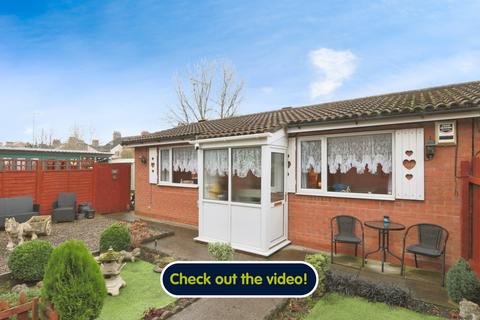 2 bedroom semi-detached bungalow for sale, Fawley Close, Hull, HU5 1NY