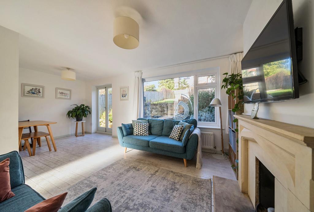 Sitting/Dining Room