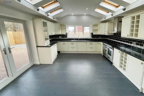 4 bedroom detached house for sale, Hill Court, Broadlands, Bridgend County. CF31 5BX