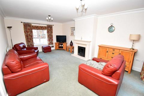 4 bedroom link detached house for sale, Priors Field, Bicknacre