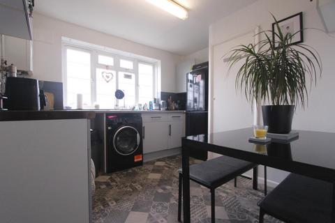 2 bedroom flat for sale, Grace Walk, Deal, CT14