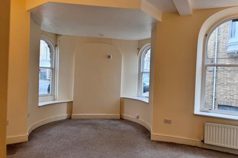 2 bedroom flat to rent, Palace Avenue, Paignton TQ3