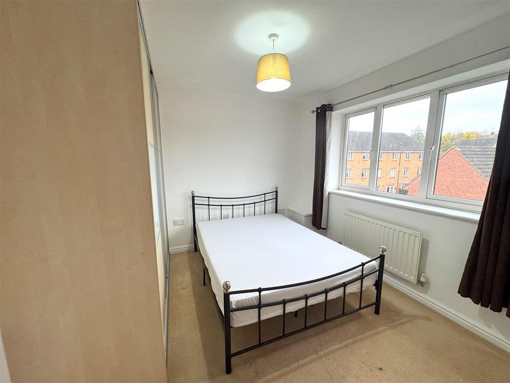 Bedroom 1.jpg