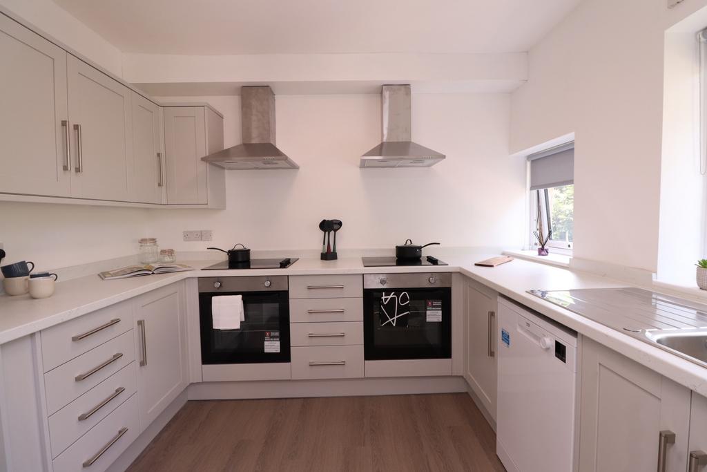 Regent-street-la1-1sq-964222