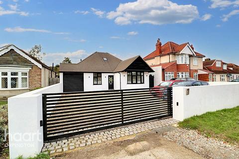 4 bedroom detached bungalow for sale, Sevenoaks Way, Orpington