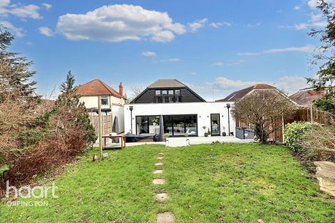 4 bedroom detached bungalow for sale, Sevenoaks Way, Orpington