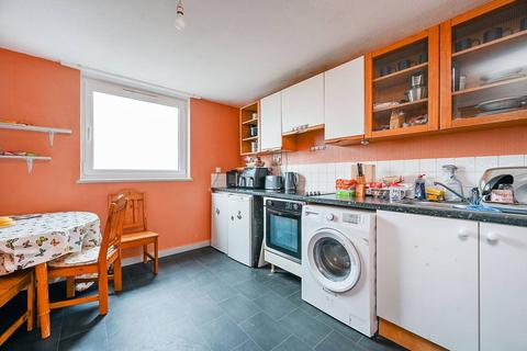 2 bedroom flat for sale, Green Dragon Lane, Brentford, TW8