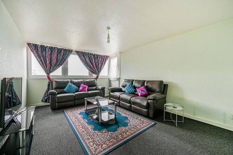 2 bedroom flat for sale, Green Dragon Lane, Brentford, TW8