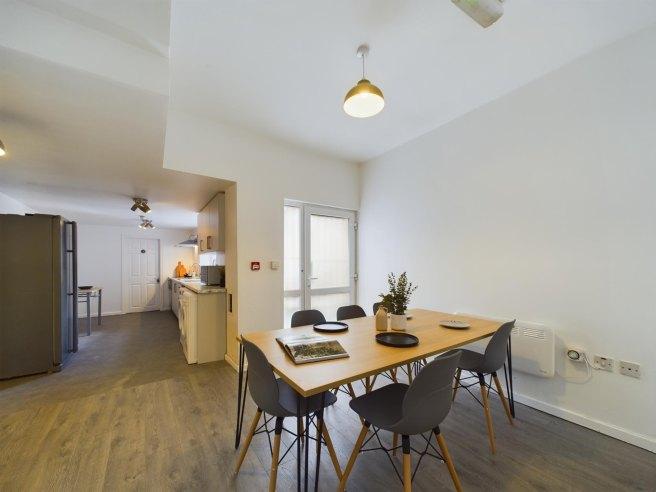 Kippax-street-m14-4fx-964707
