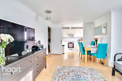 2 bedroom flat for sale, Windermere Avenue, Purfleet