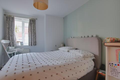 2 bedroom ground floor flat for sale, North Baddesley, Southampton